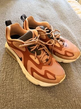 Nike Women's Rust and Tan Athletic Sneakers